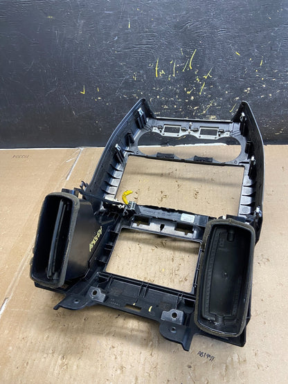 2008-2012 Land Rover LR2 OEM Center Radio Climate Dash Air Vent Bezel ab5581 DG3