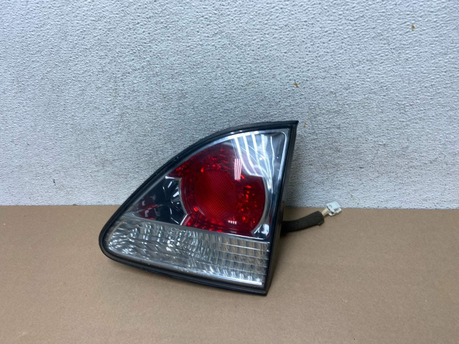 2000-2003 Lexus RX300 Right Passenger Side Rear Inner Tail Light AG5707 DW1