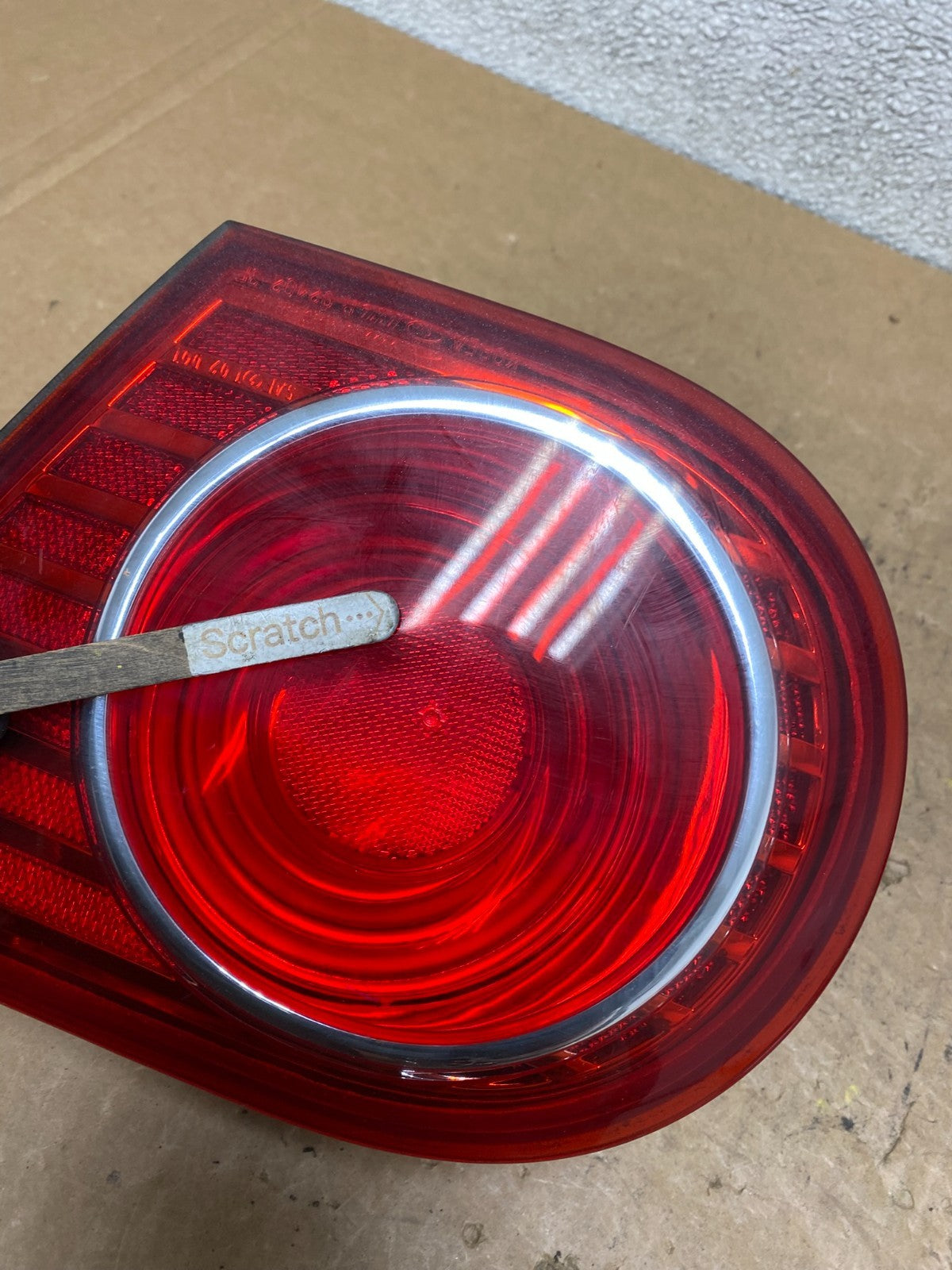 2004 2005 2006 Kia Amanti Right Passenger Side Tail Light Inner OEM V5595 DW3