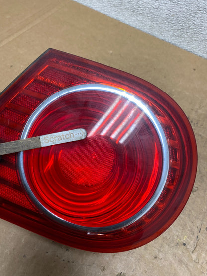 2004 2005 2006 Kia Amanti Right Passenger Side Tail Light Inner OEM V5595 DW3