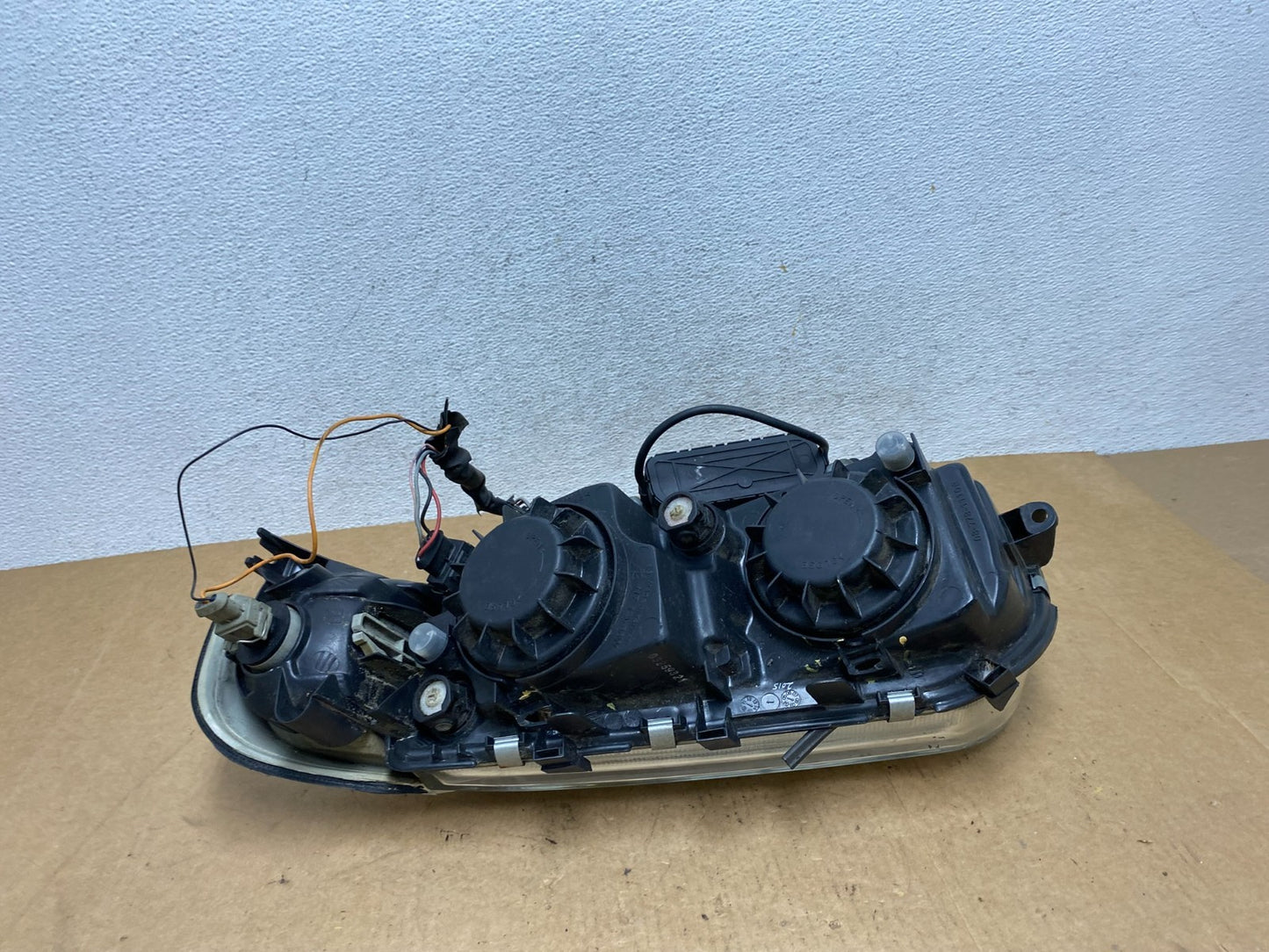 2004 2005 2006 Volvo S80 Right Passenger RH Side Halogen Headlight AE3284 DW7