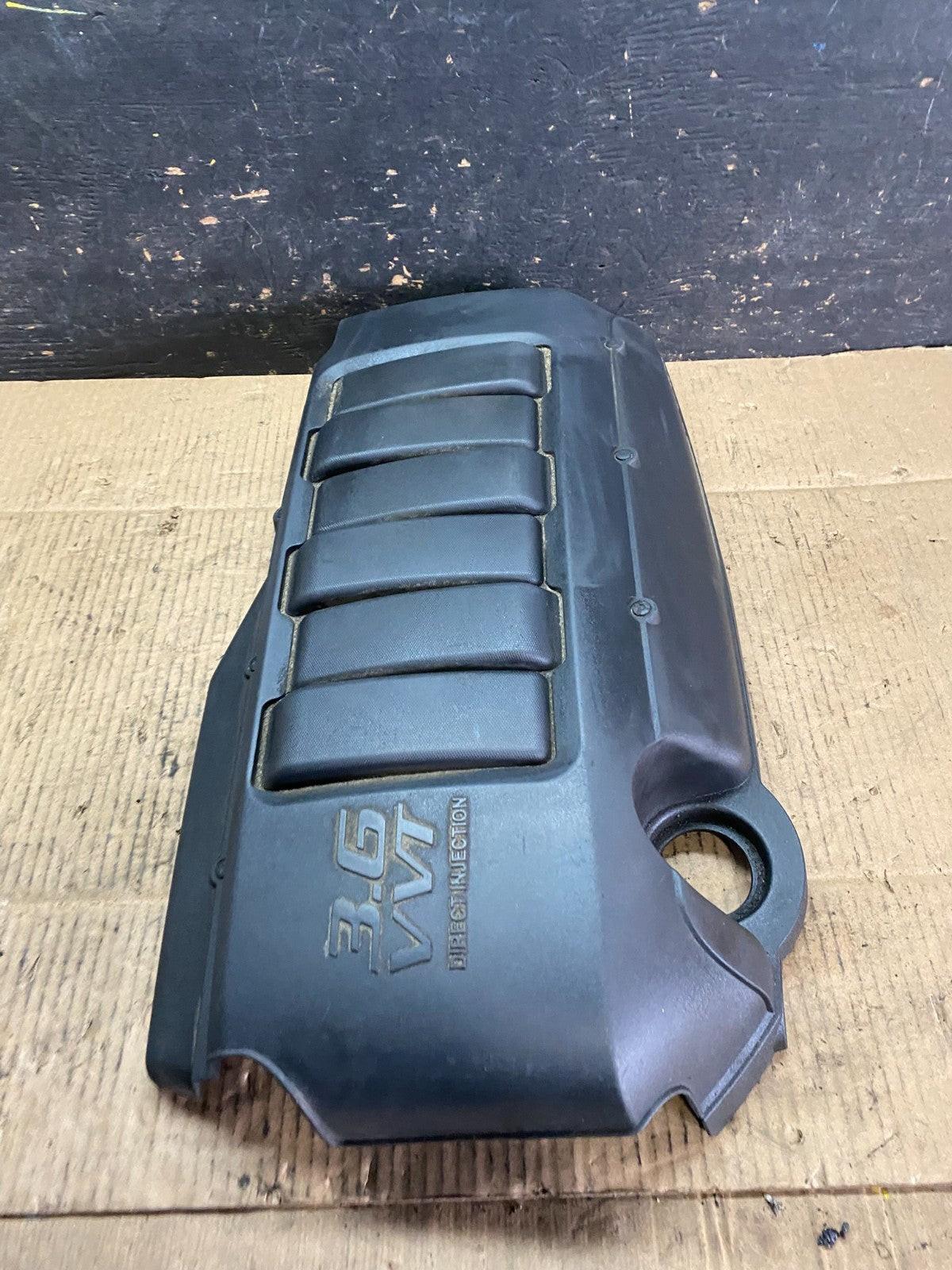 2007 to 2008 GMC Acadia 3.6L VVT Engine Cover Shield OEM T6636 DG3
