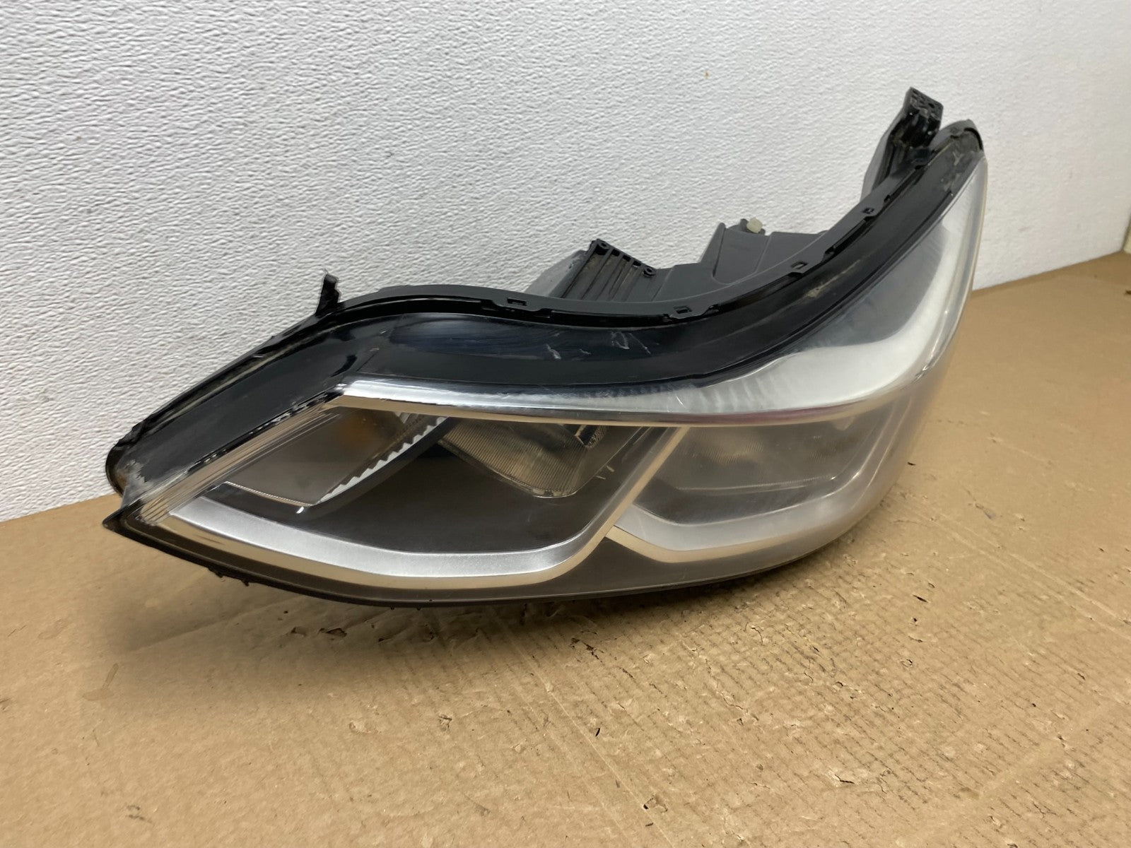 2016 to 2019 Chevrolet Cruze Left Driver LH Halogen Headlight Oem AC3870 DW2
