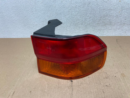 1999 2000 2001 Honda Odyssey Right Passenger Side Tail Light AE6830 LK0