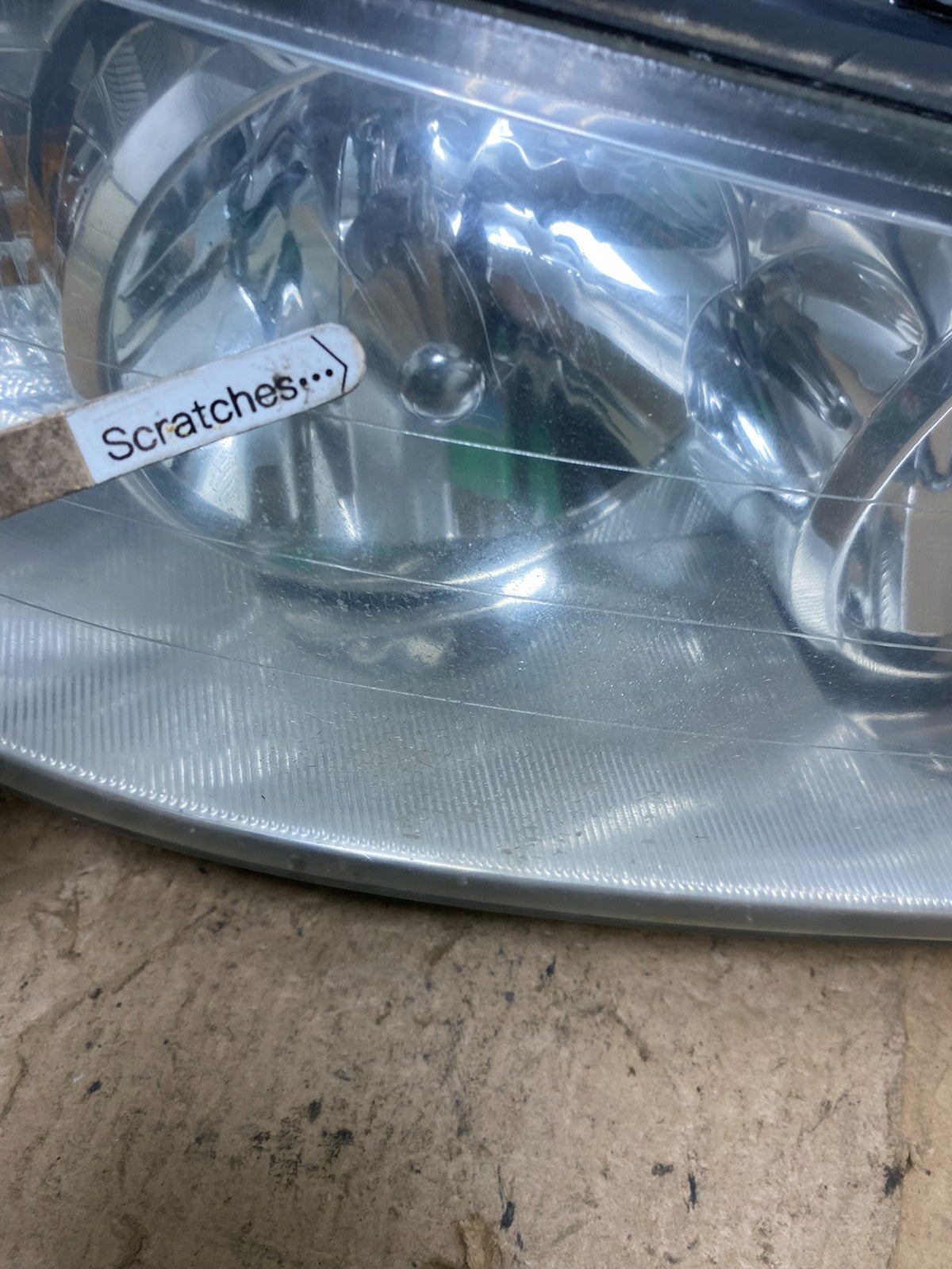2005 to 2011 Lincoln Town Car Right Passenger Rh Side Headlight AD0691 DW3