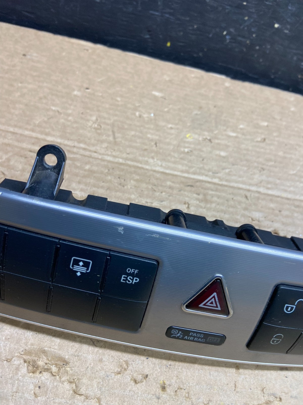 2005 - 2007 Mercedes C230 C240 Center Console Switch Control Unit W3173 DG1