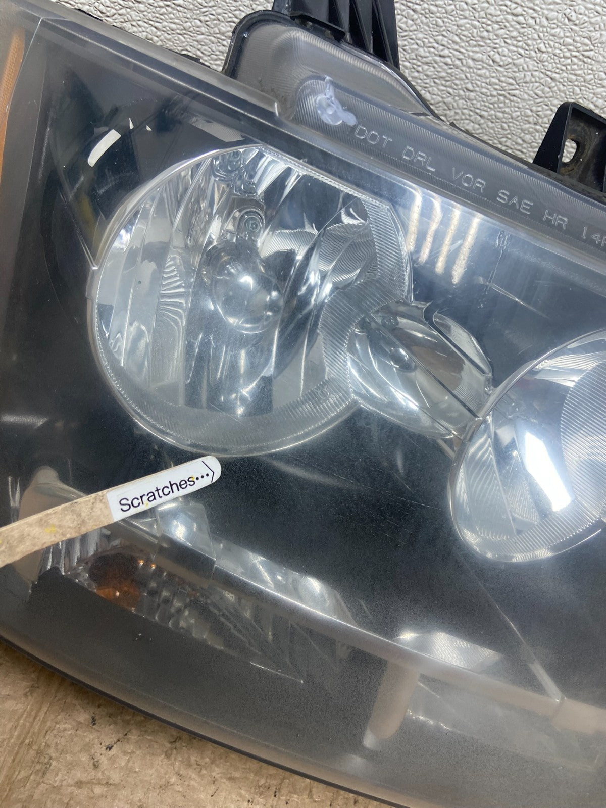 2007 to 2013 Chevrolet Suburban Tahoe Right Passenger RH Headlight Oem AA3724 DW3