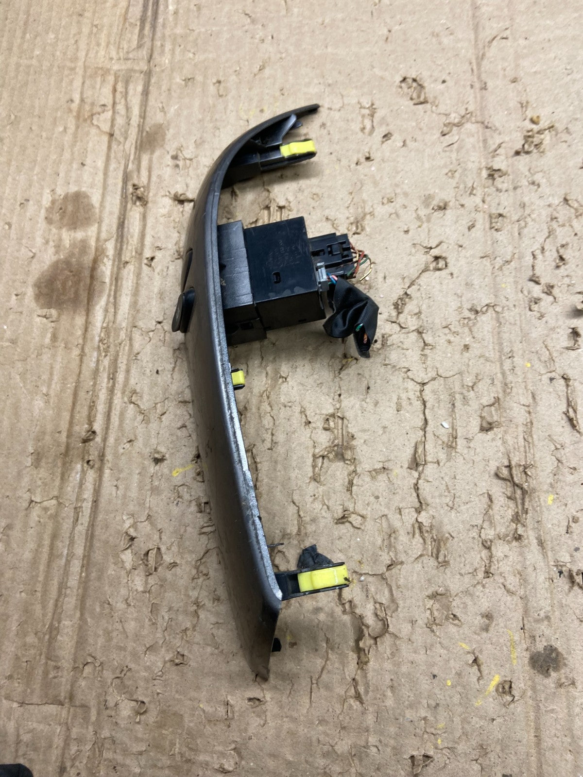 2004 to 2010 Toyota Sienna Right Side Radio Switches Bezel Trim OEM X6318 DG2