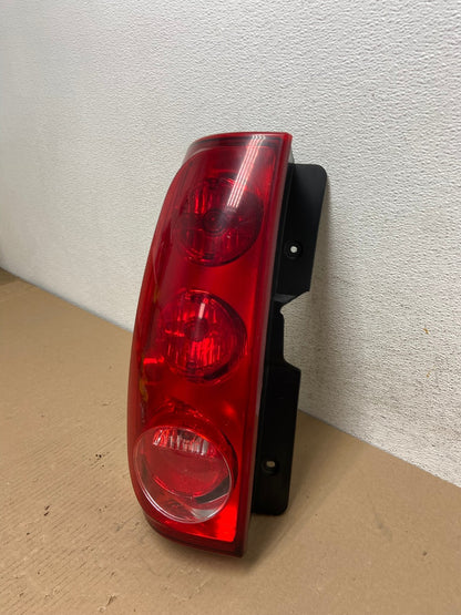 2007 to 2011 GMC Yukon Left Driver LH Side Tail Light AE7238 LK1