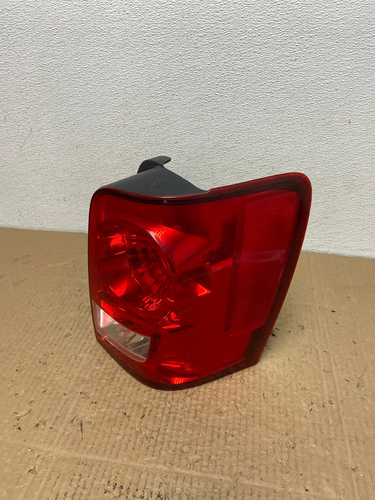 2008 2011 Mazda Tribute Right Passenger Rh Side Tail Light AC3960 LK0