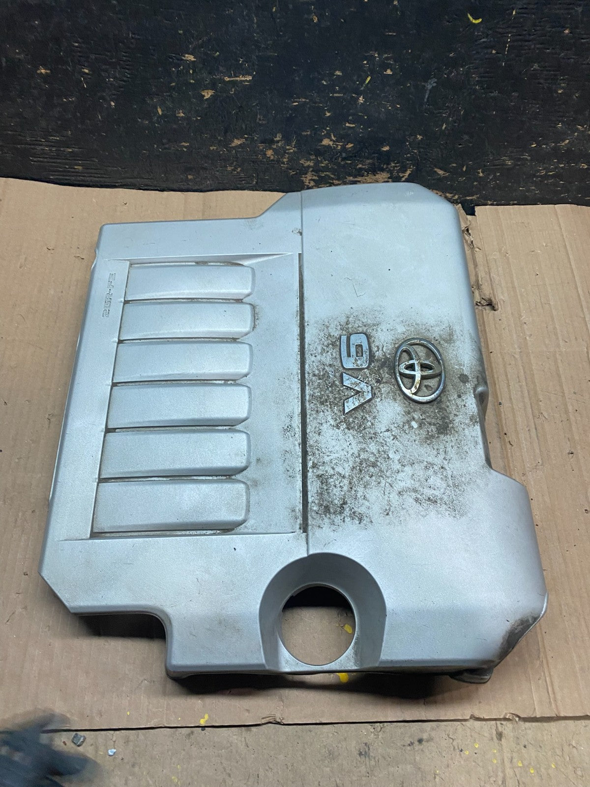 2008 to 2010 Toyota Highlander Top Engine Cover Lid OEM w4852 DG3
