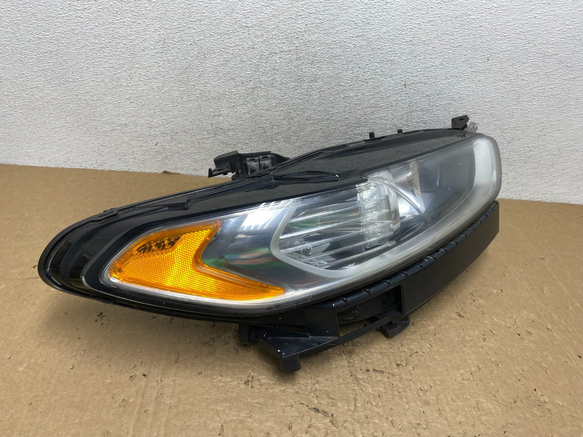 2013 to 2016 Ford Fusion Right Passenger Rh Side Headlight AG1425 DW2