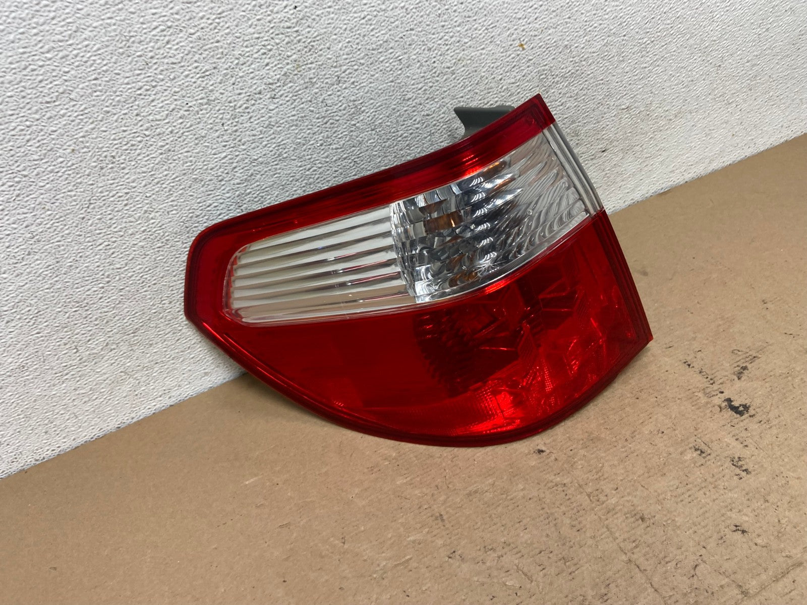 2005 2006 2007 Honda Odyssey Left Driver LH Side Tail Light AF4789 LK2