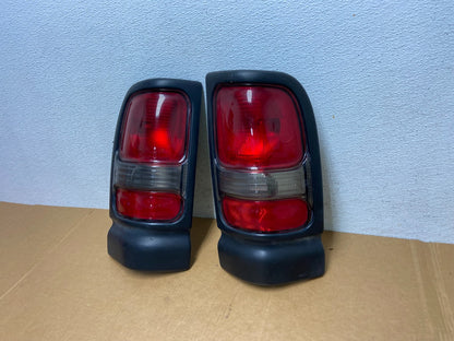 1994 to 2001 Dodge Ram 1500 Left+Right Tail Lights AD8916 DW1