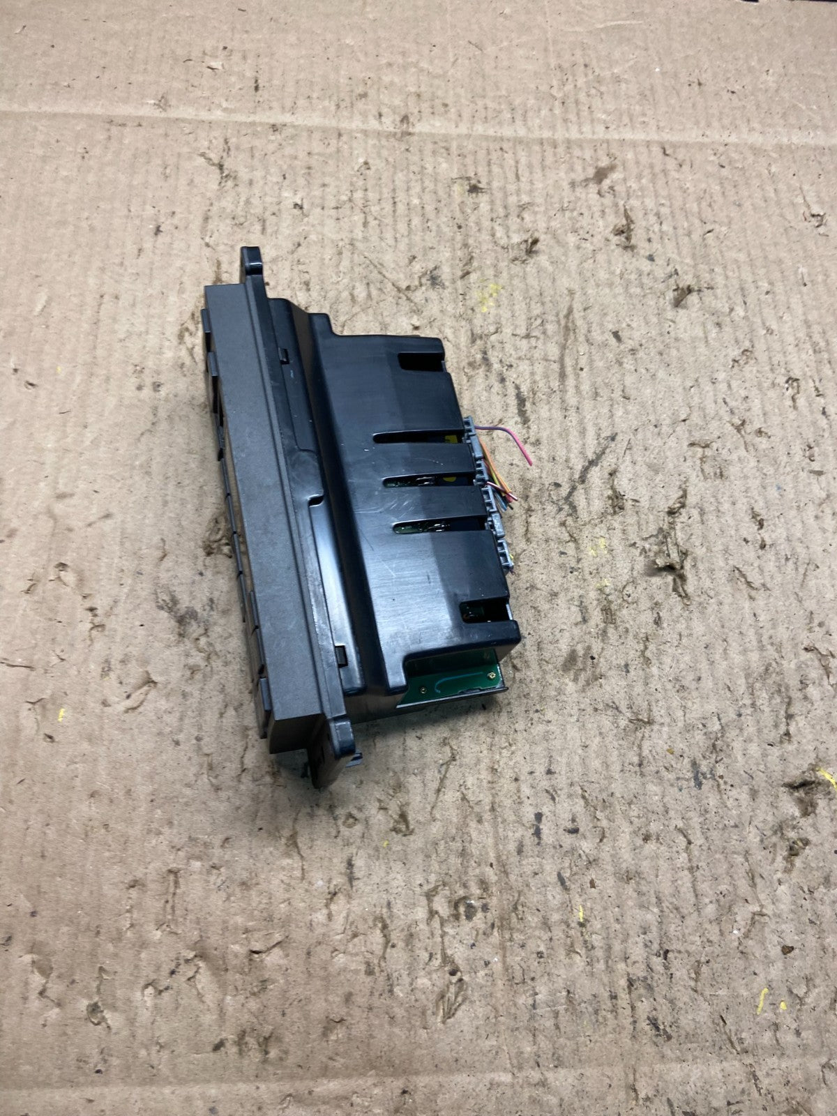 2003 to 2006 Lincoln Town Car OEM Climate Control Panel OEM Q1095 DG4