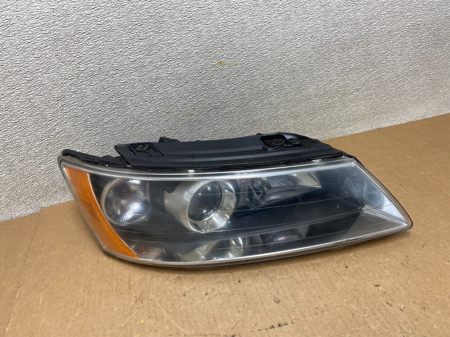 2006-2008 Hyundai Sonata Right Passenger Rh Side Headlight Halogen Oem Z6941 DW0