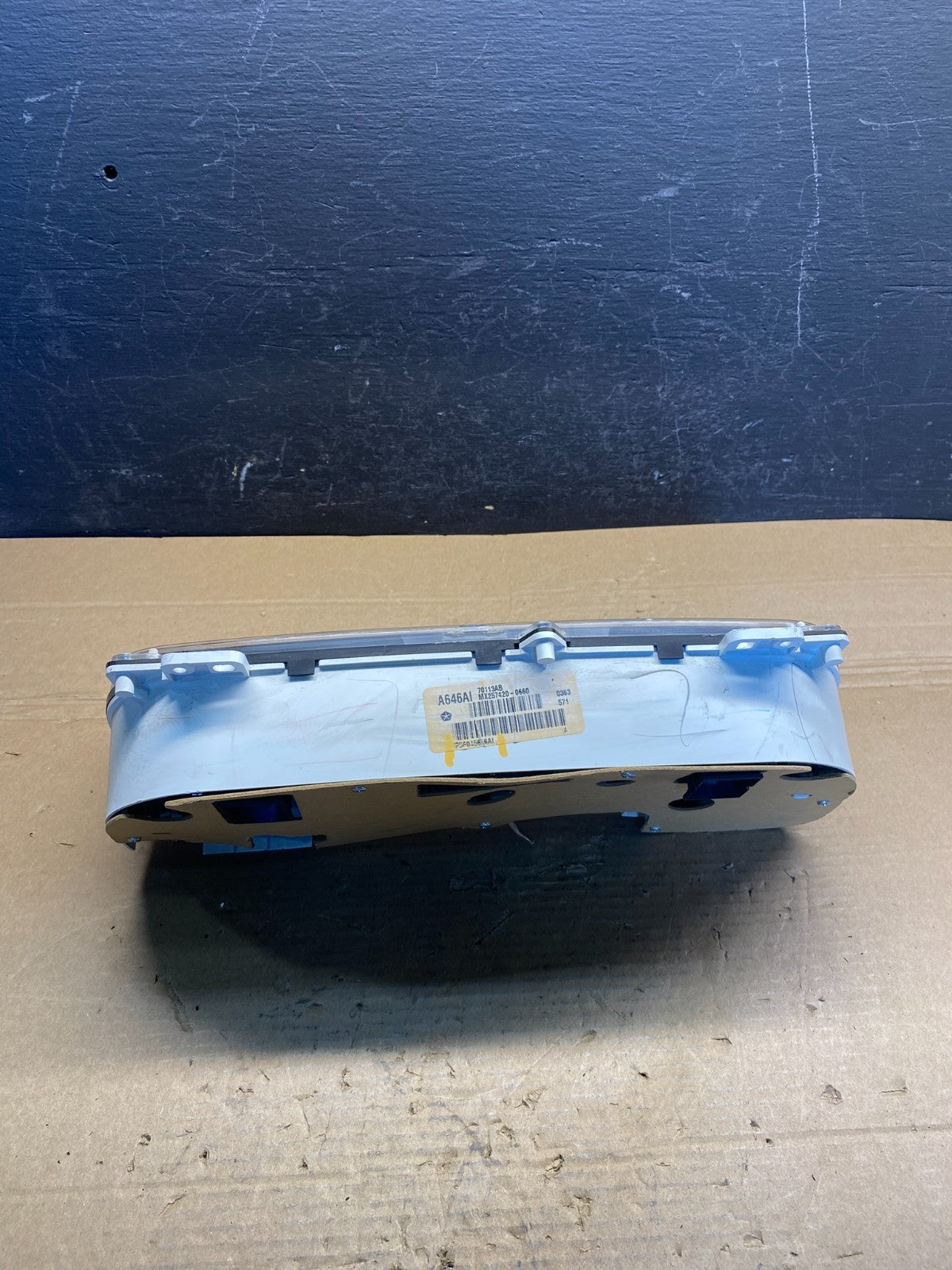 2003 Dodge Durango 4.7L Speedometer Instrument Cluster Gauge AD6578 DG3