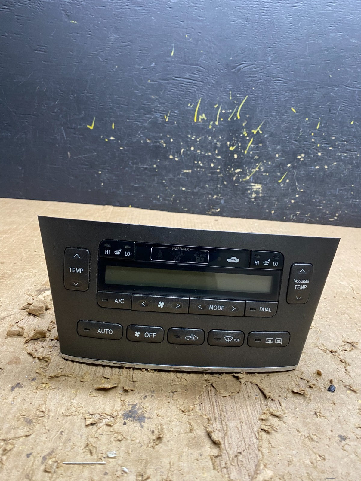 2004 - 2006 Lexus ES330 Center Dash A/C AC Heater Climate Control Unit Z9895 DG0