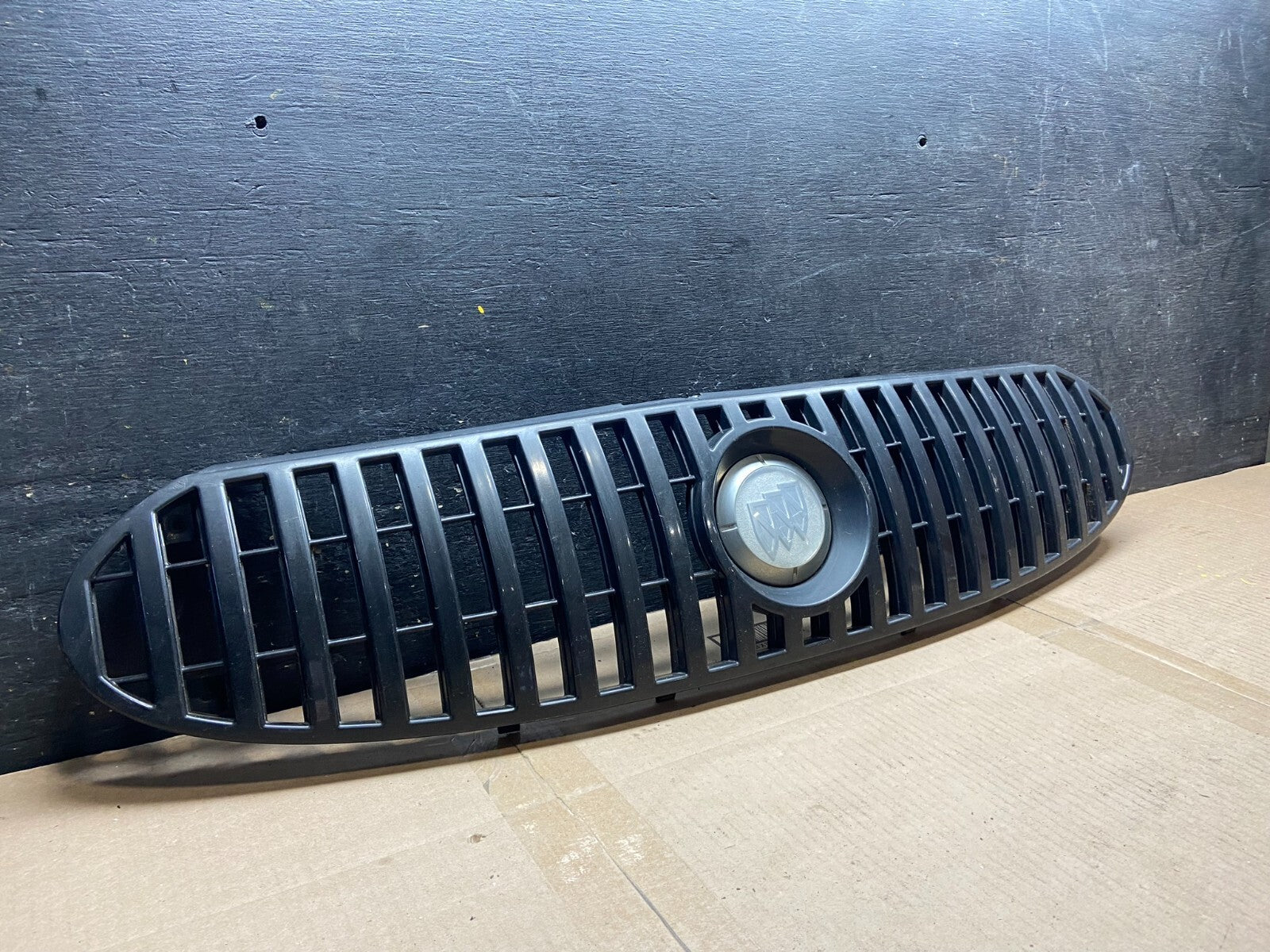2002-2005 Buick Rendezvous Front Upper Grill Grille With Emblem C8505 DG12