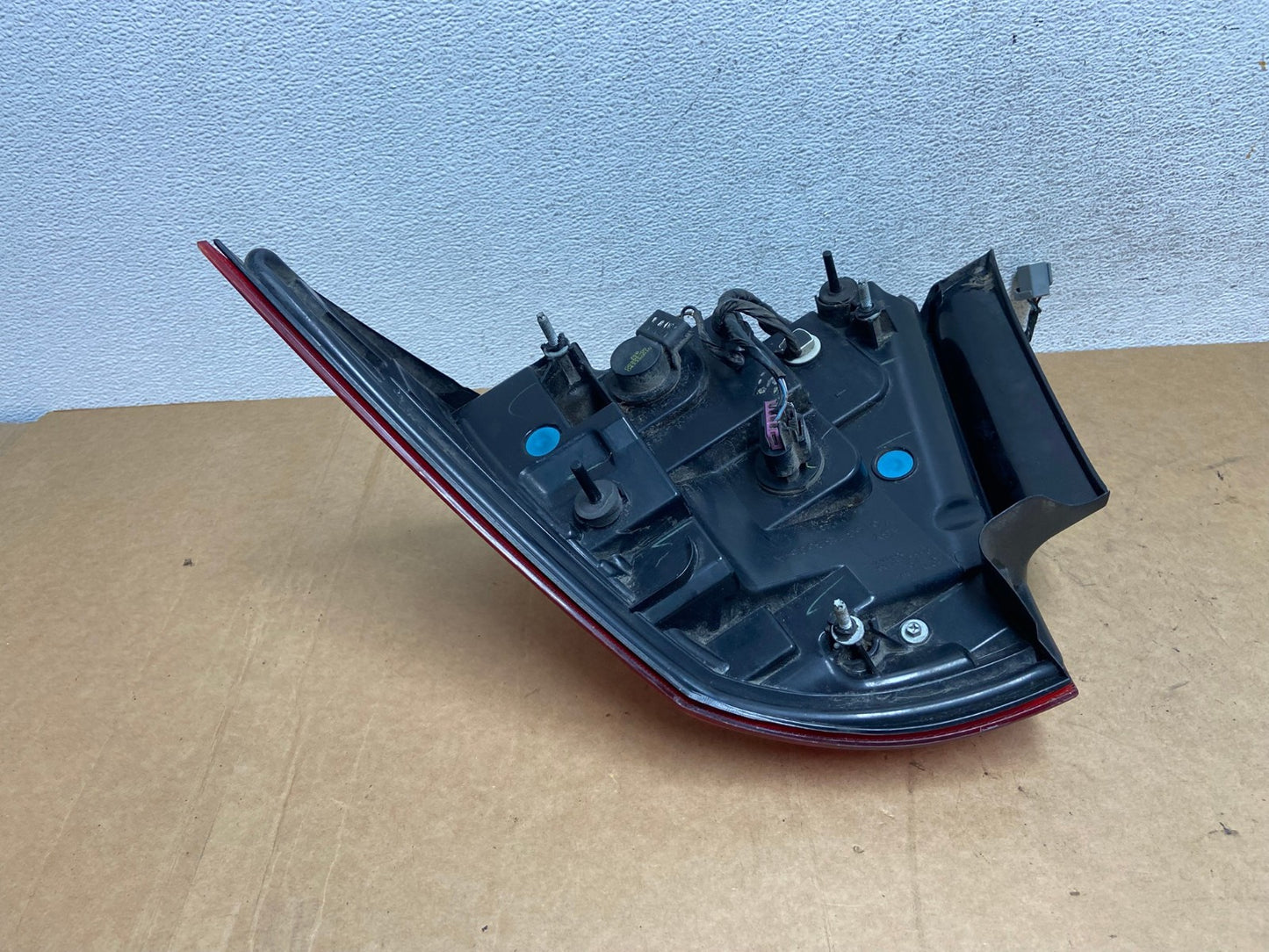 2005 to 2007 Mercury Montego Left Driver LH Side Tail Light AE3099 LK4