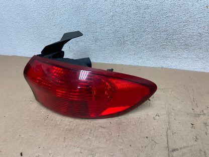 2006-2007 Subaru Tribeca B9 Right Passenger Rh Side Tail Light AG5696 LK1