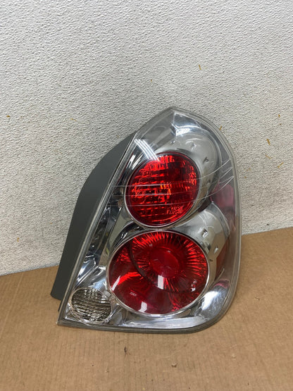 2005 to 2006 Nissan Altima Tail Light Right Passenger RH Side AI8405 LK0