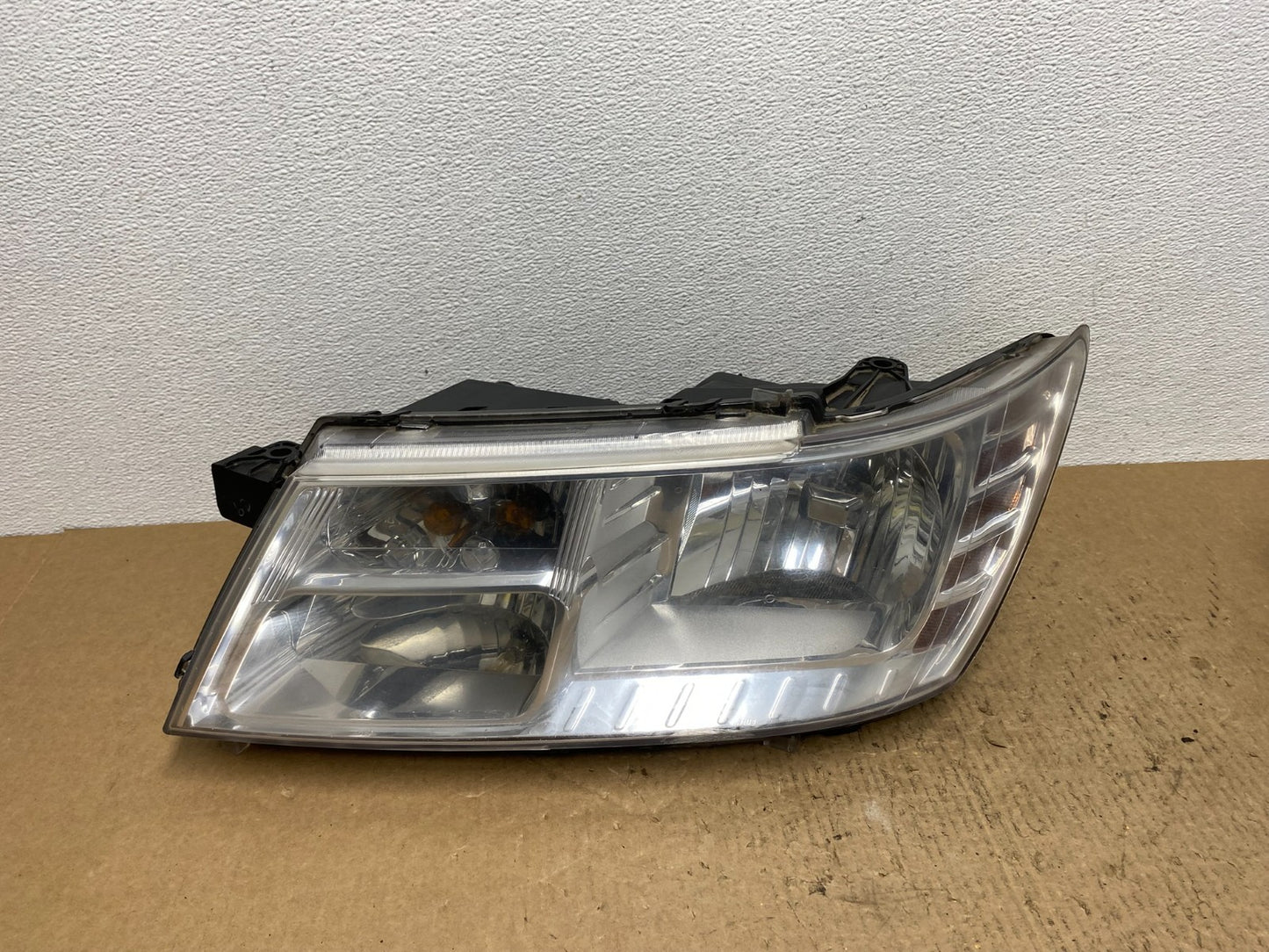 2009 to 2017 Dodge Journey Headlight Left Driver Lh Side Halogen AC1605 DW0