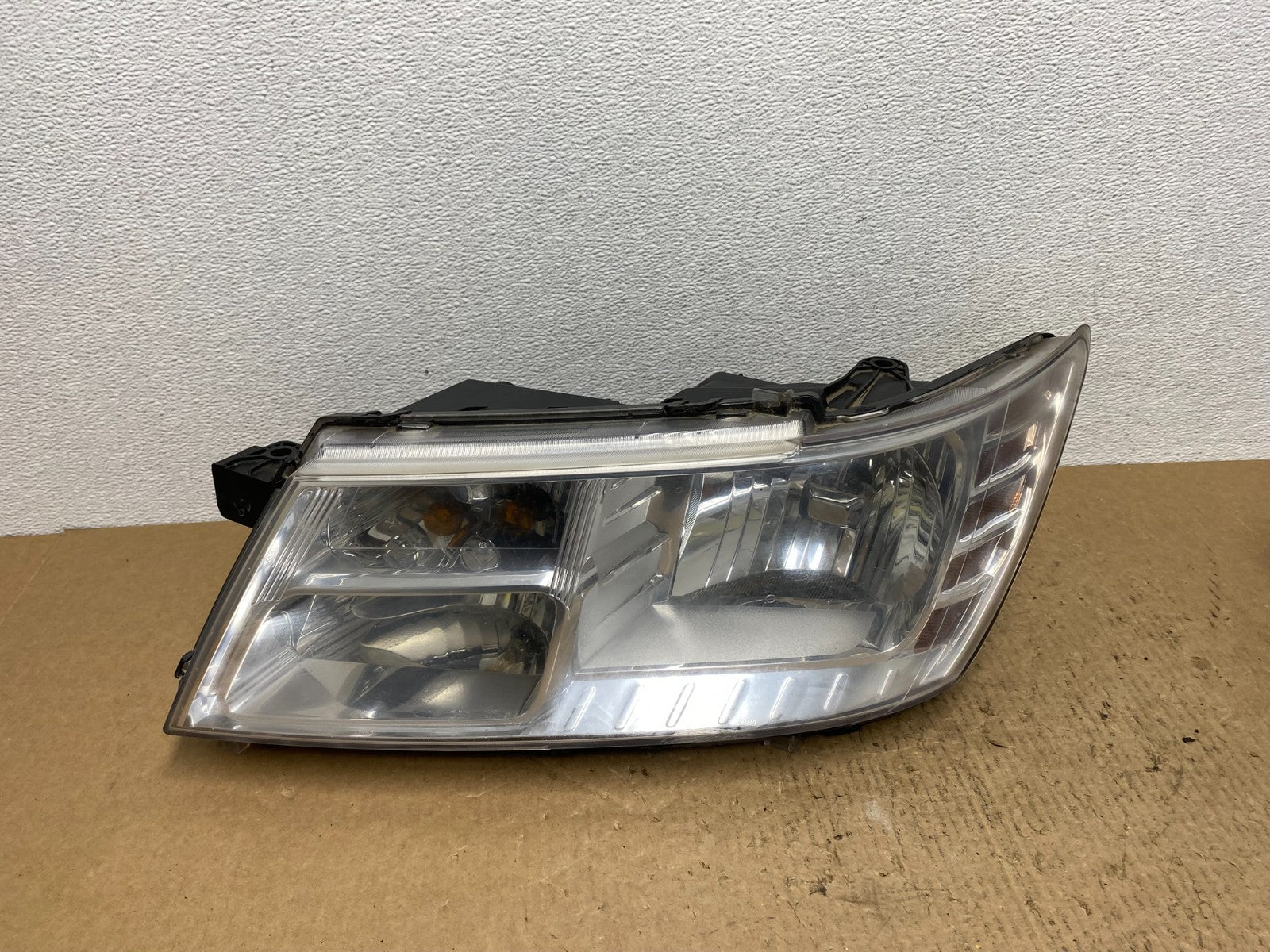 2009 to 2017 Dodge Journey Headlight Left Driver Lh Side Halogen AC1605 DW0