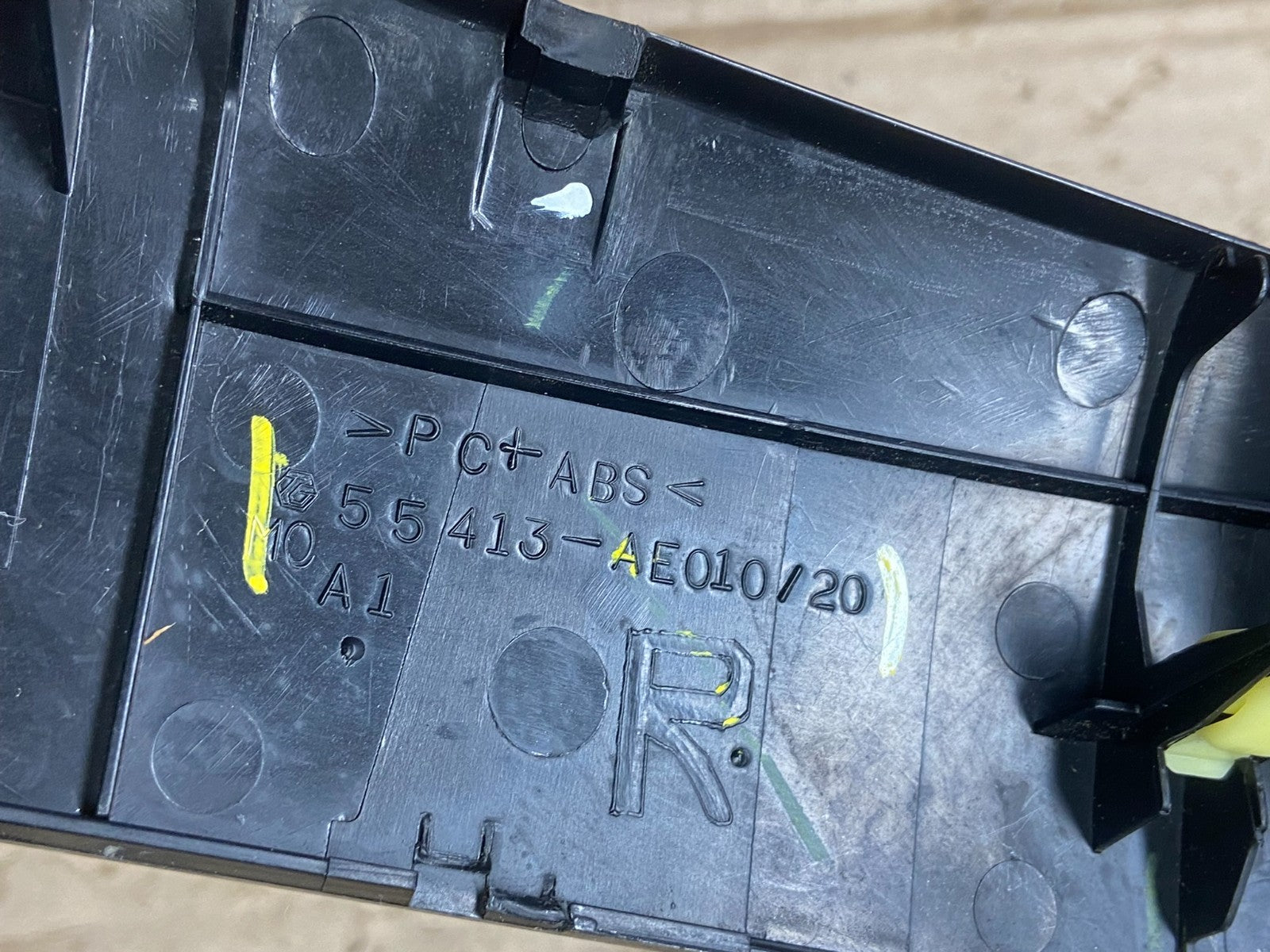 2004 to 2010 Toyota Sienna Switch Key Light Indicator Bezel Trim OEM X6175 DG5