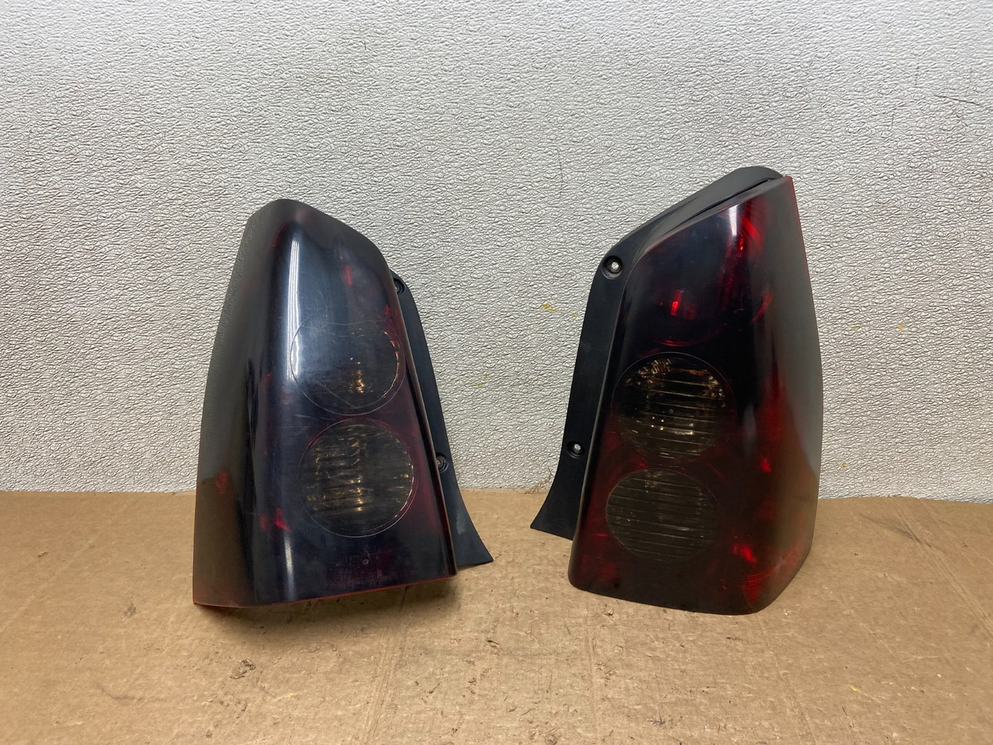 2005 2006 Mazda Tribute Left+Right Side Tail Lights AA3981 DW0