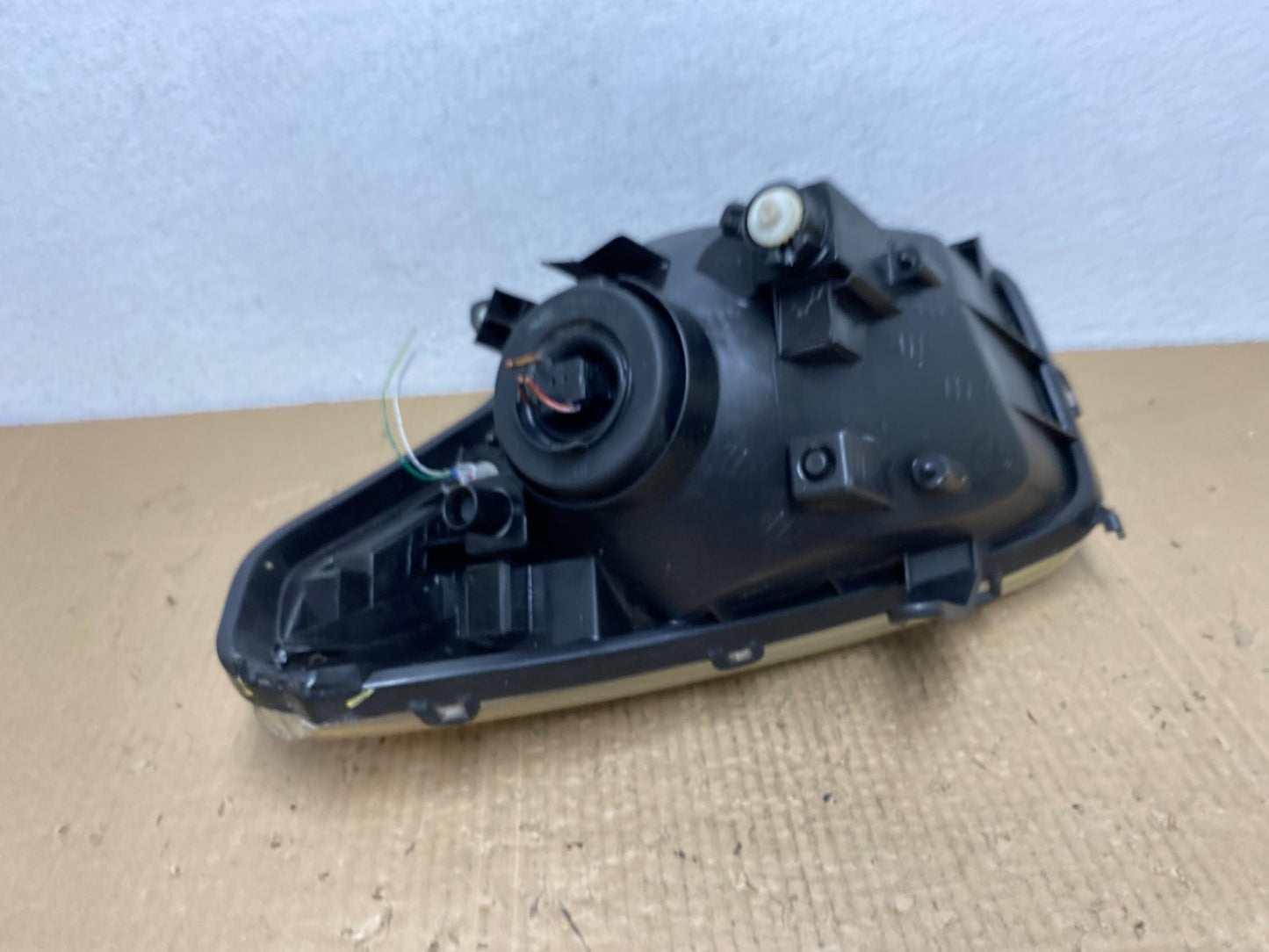 2001 - 2003 Toyota Rav4 Right Passenger RH Side Headlight Halogen Oem AC4002 DW6