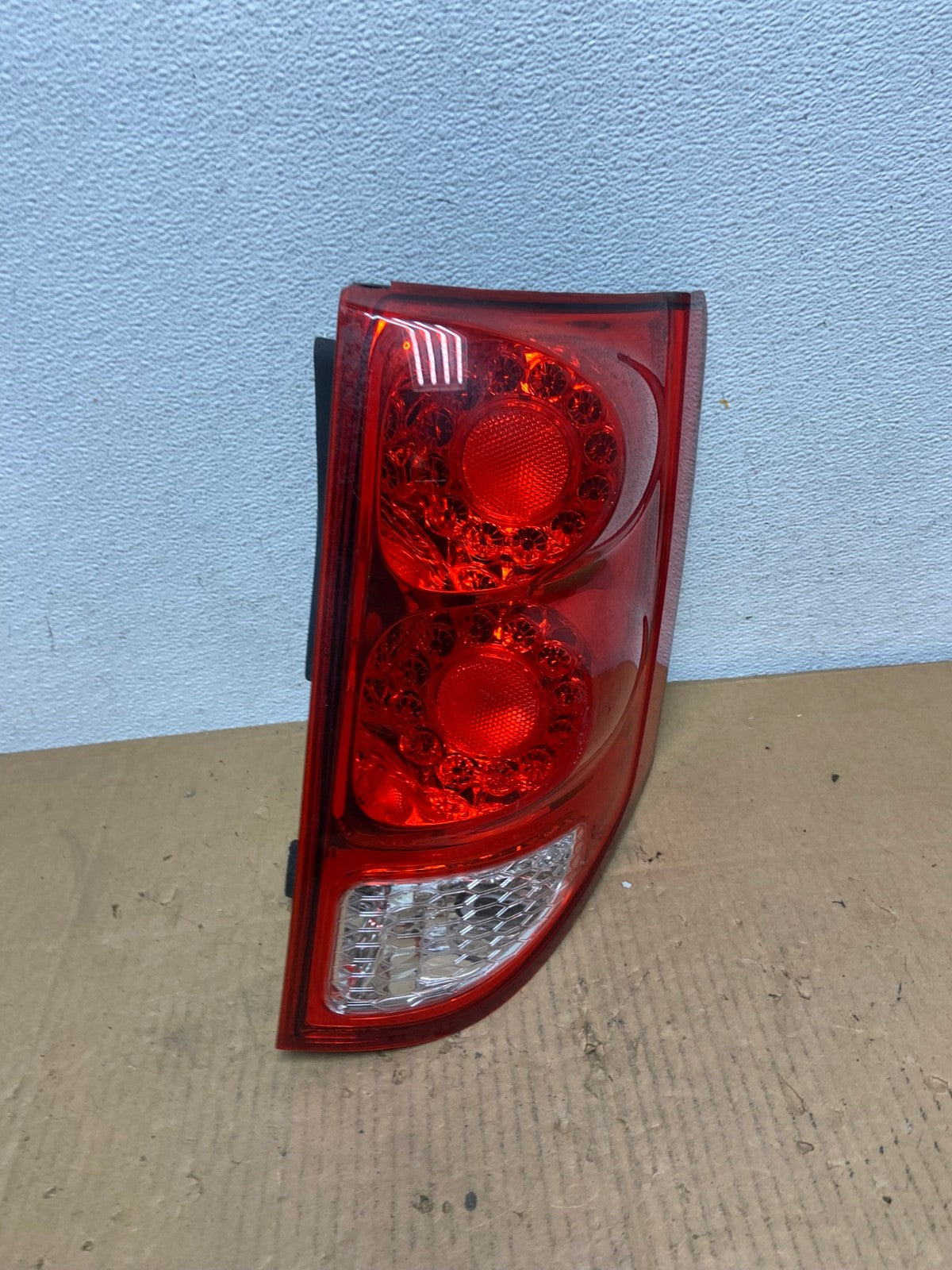 2011 - 2018 Dodge Grand Caravan Right Passenger RH Tail Light Led AD0960 LK2