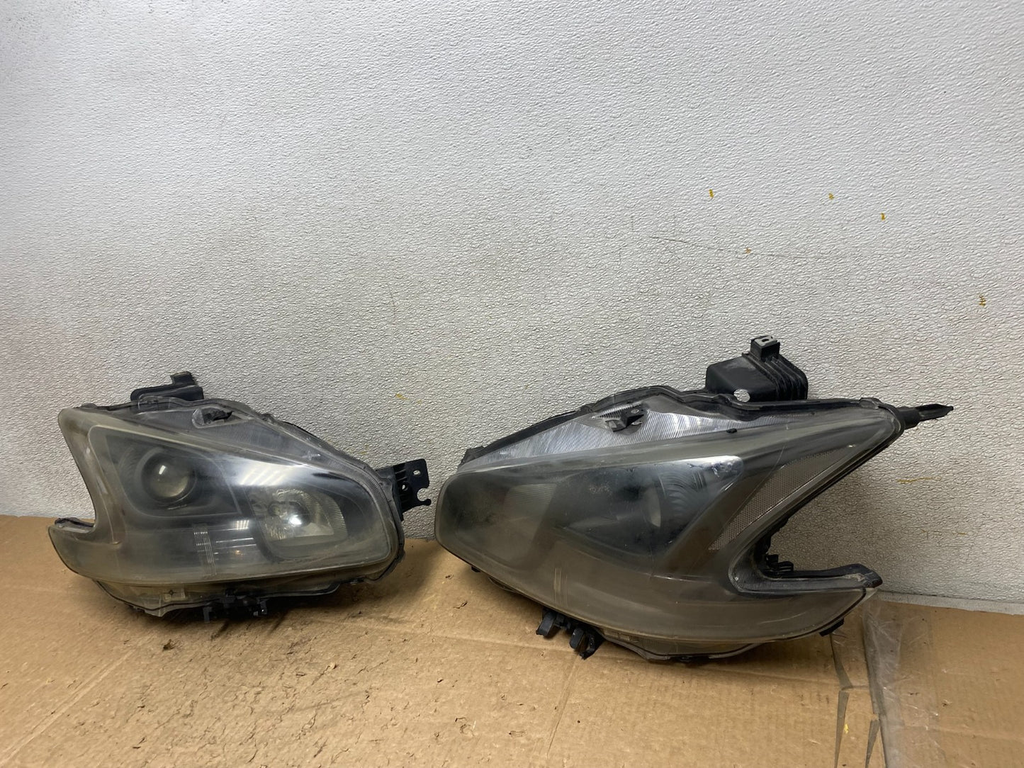 Halogen 2009 to 2014 Nissan Maxima Left+Right Set Side Headlights Z1233 DW1
