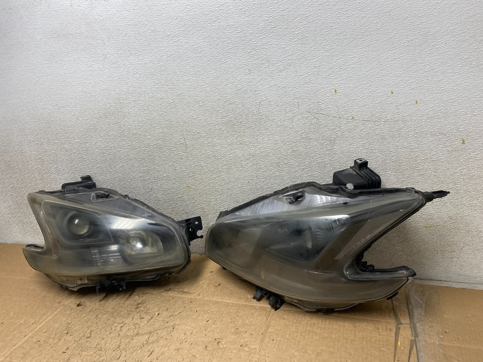 Halogen 2009 to 2014 Nissan Maxima Left+Right Set Side Headlights Z1233 DW1