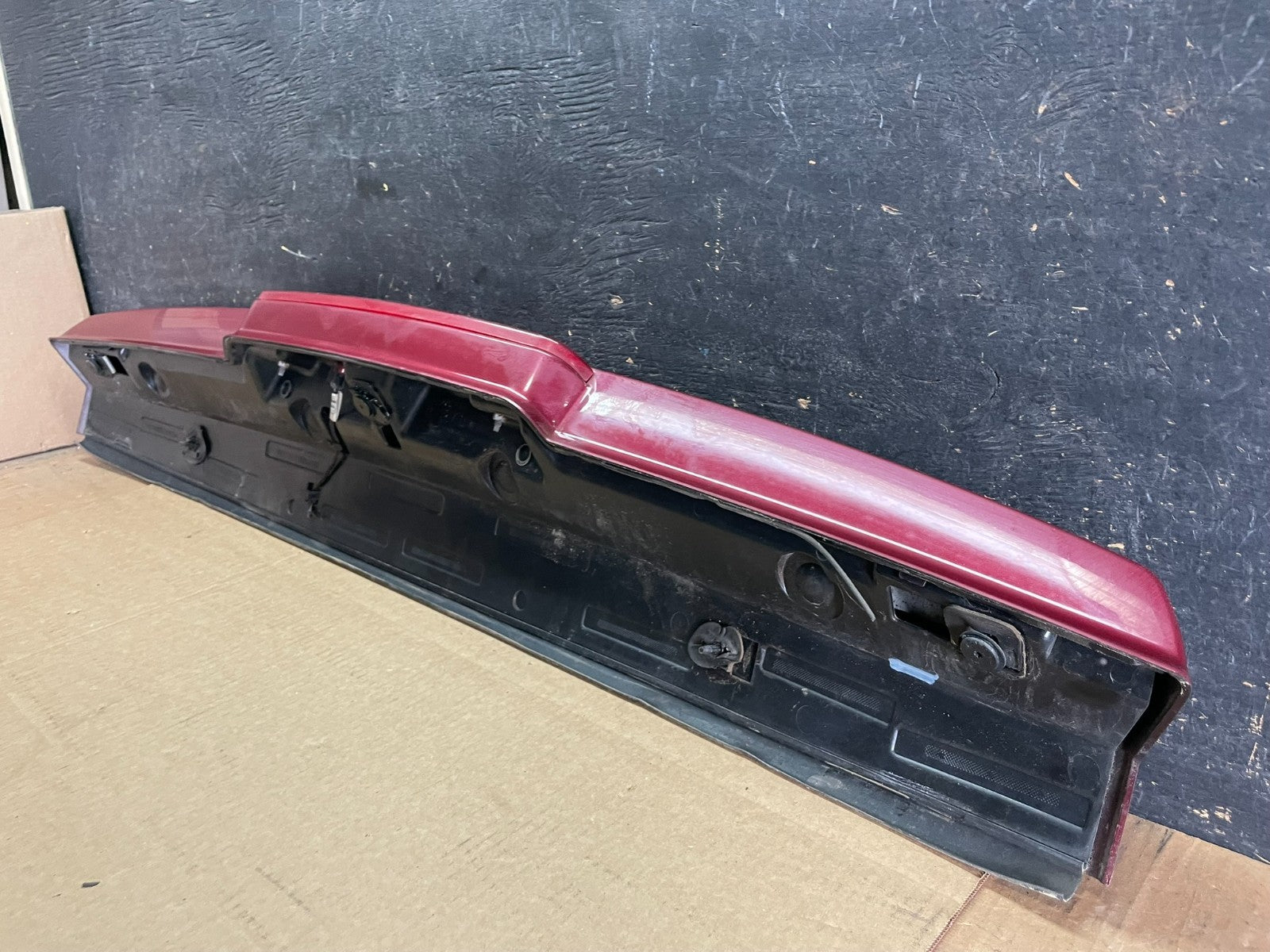 2007-2014 Chevrolet Tahoe Suburban Yukon Spoiler Wing 3rd Brake Light AA89488