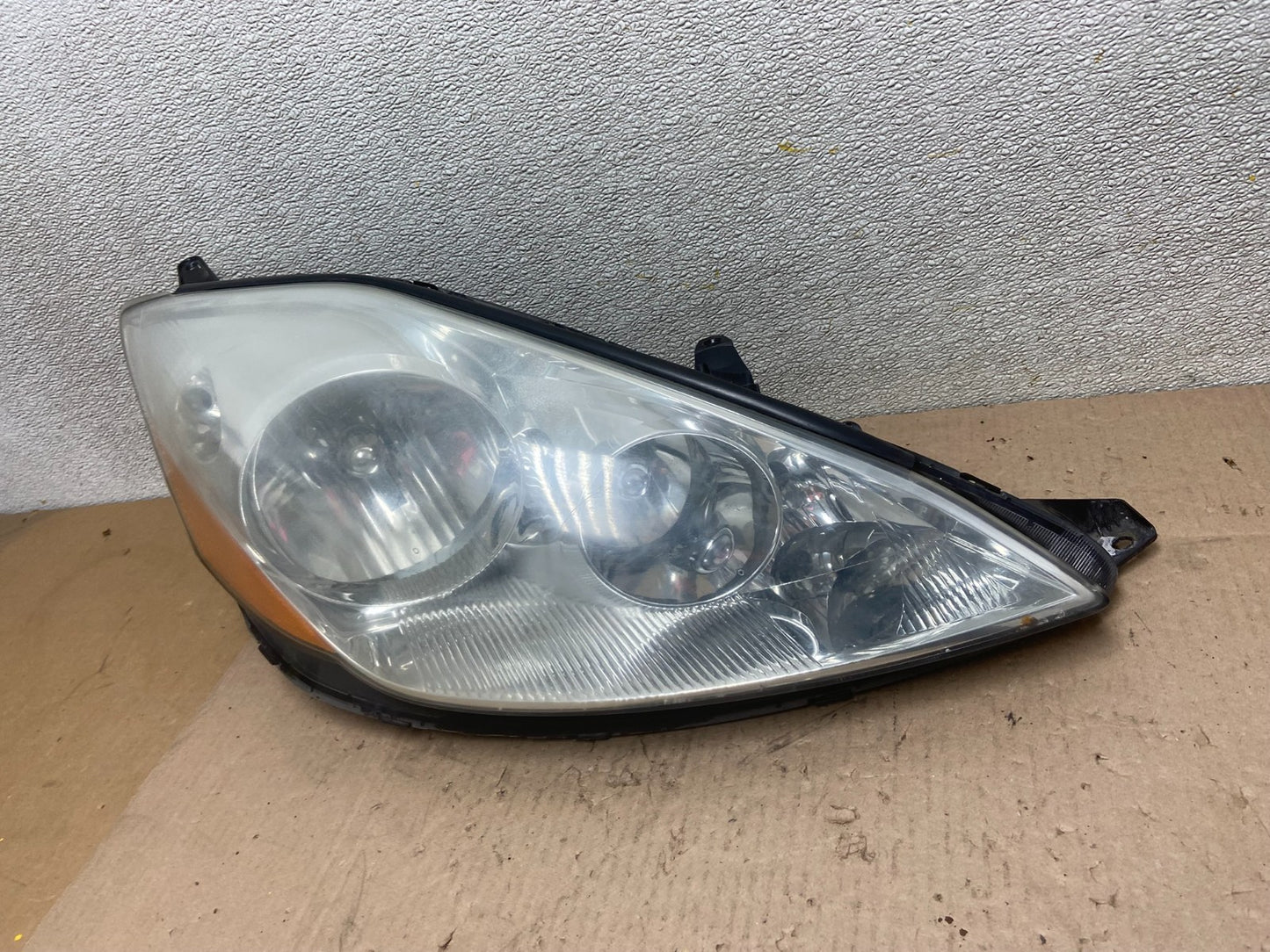 2006 to 2010 Toyota Sienna Right Passenger Rh Side Headlight Halogen AA1020 DW1
