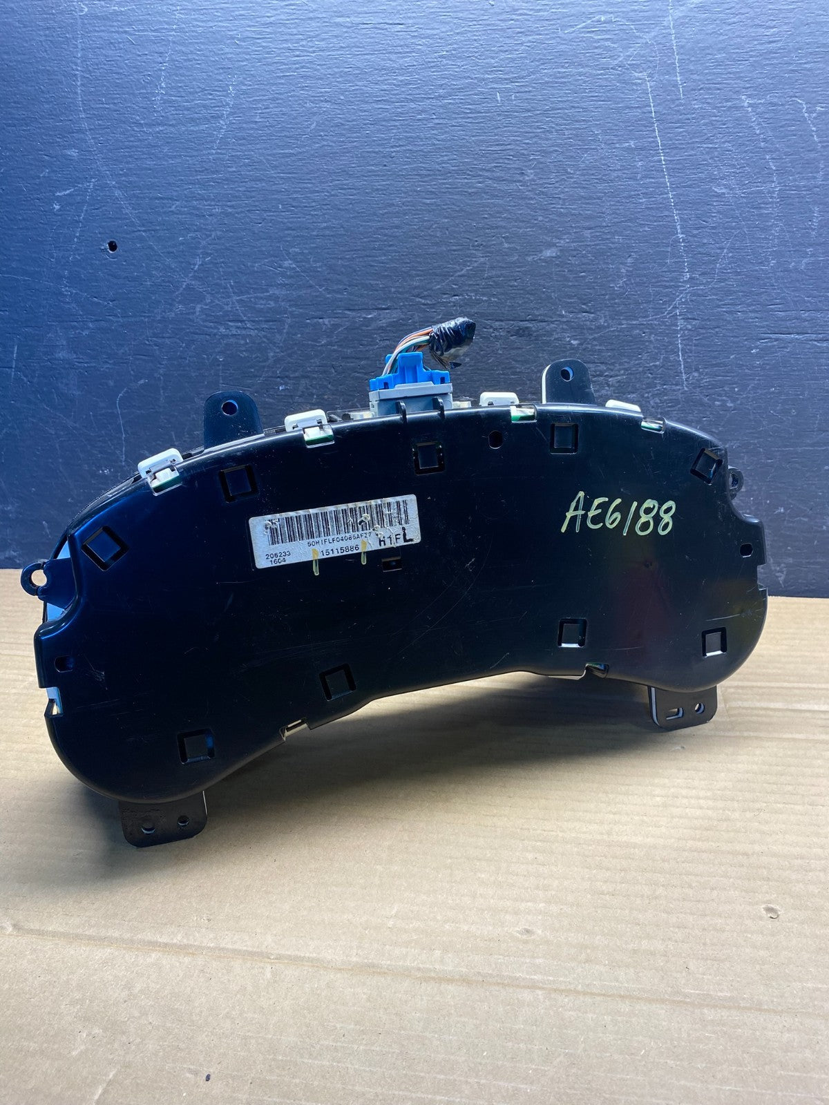2002 to 2004 Chevrolet Trailblazer Speedometer Cluster Gauge AE6188 DG3