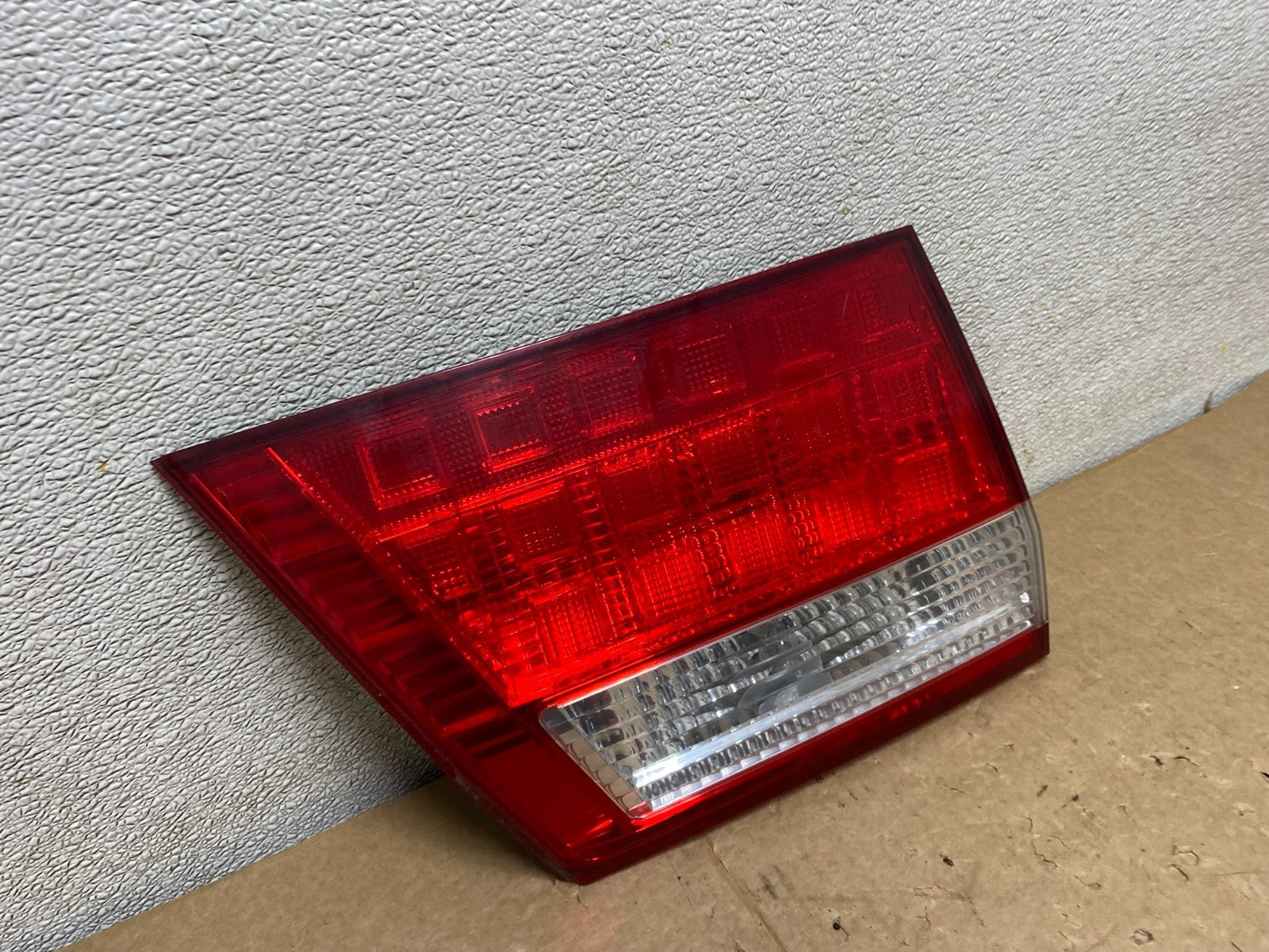 2005 2006 2007 Honda Odyssey Inner Left Driver Lh Tail Light V0073 DW2