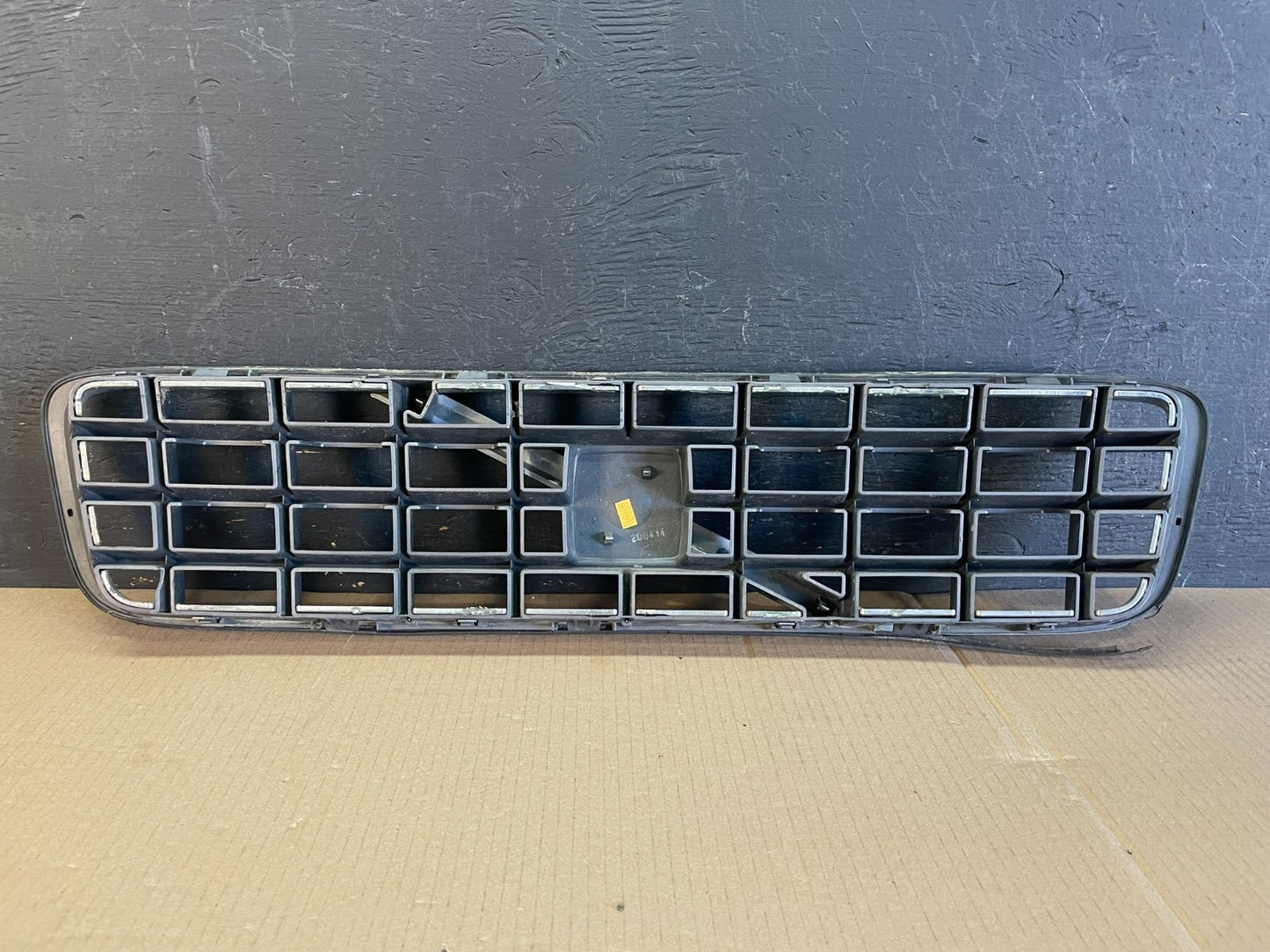 2003 to 2013 Volvo XC90 Front Upper Grill Grille AE3509 DG3