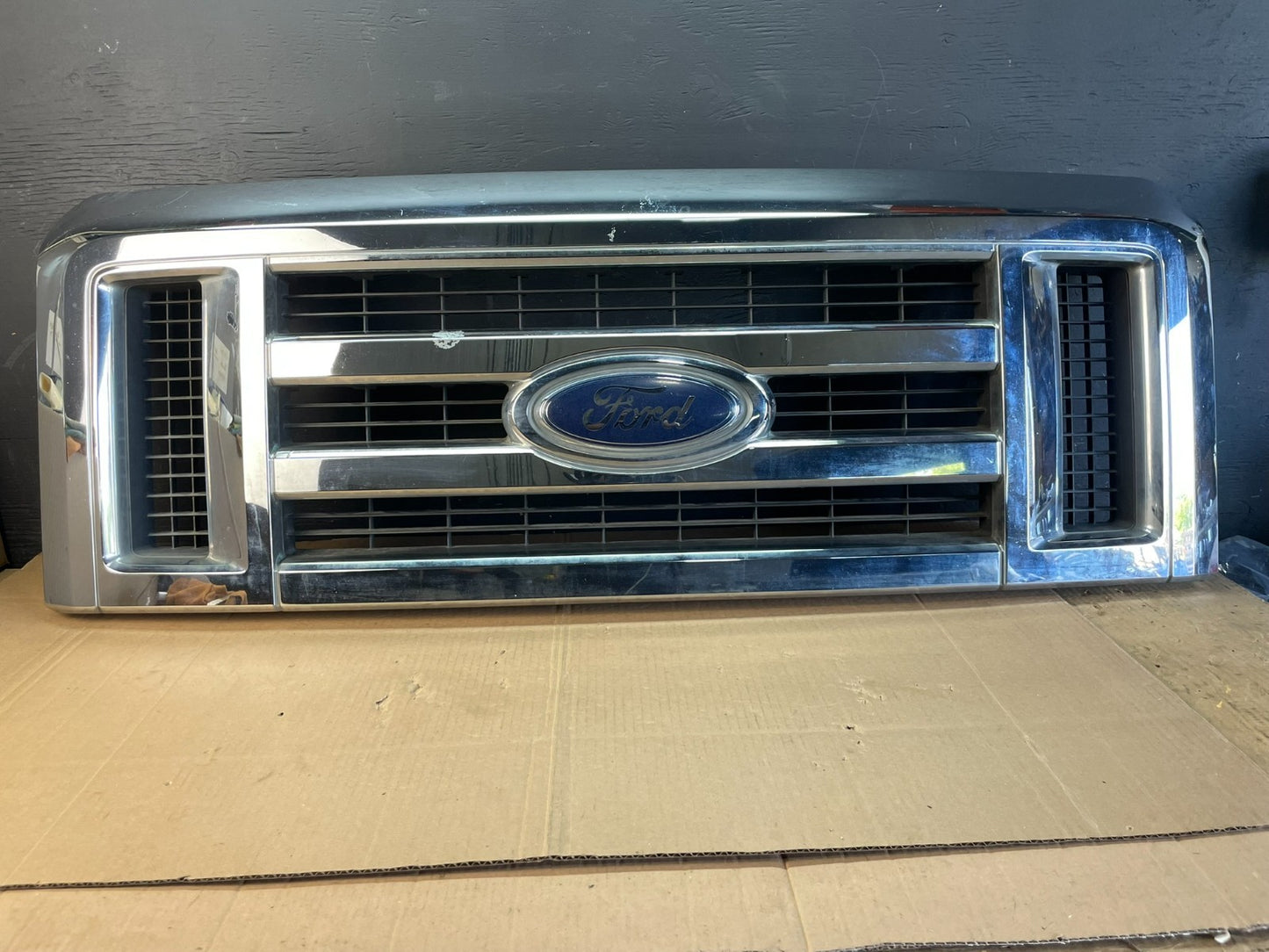 2008-2014 Ford Econoline E150 E250 Front Upper Chrome Grill Grille Oem ac2235 DG0