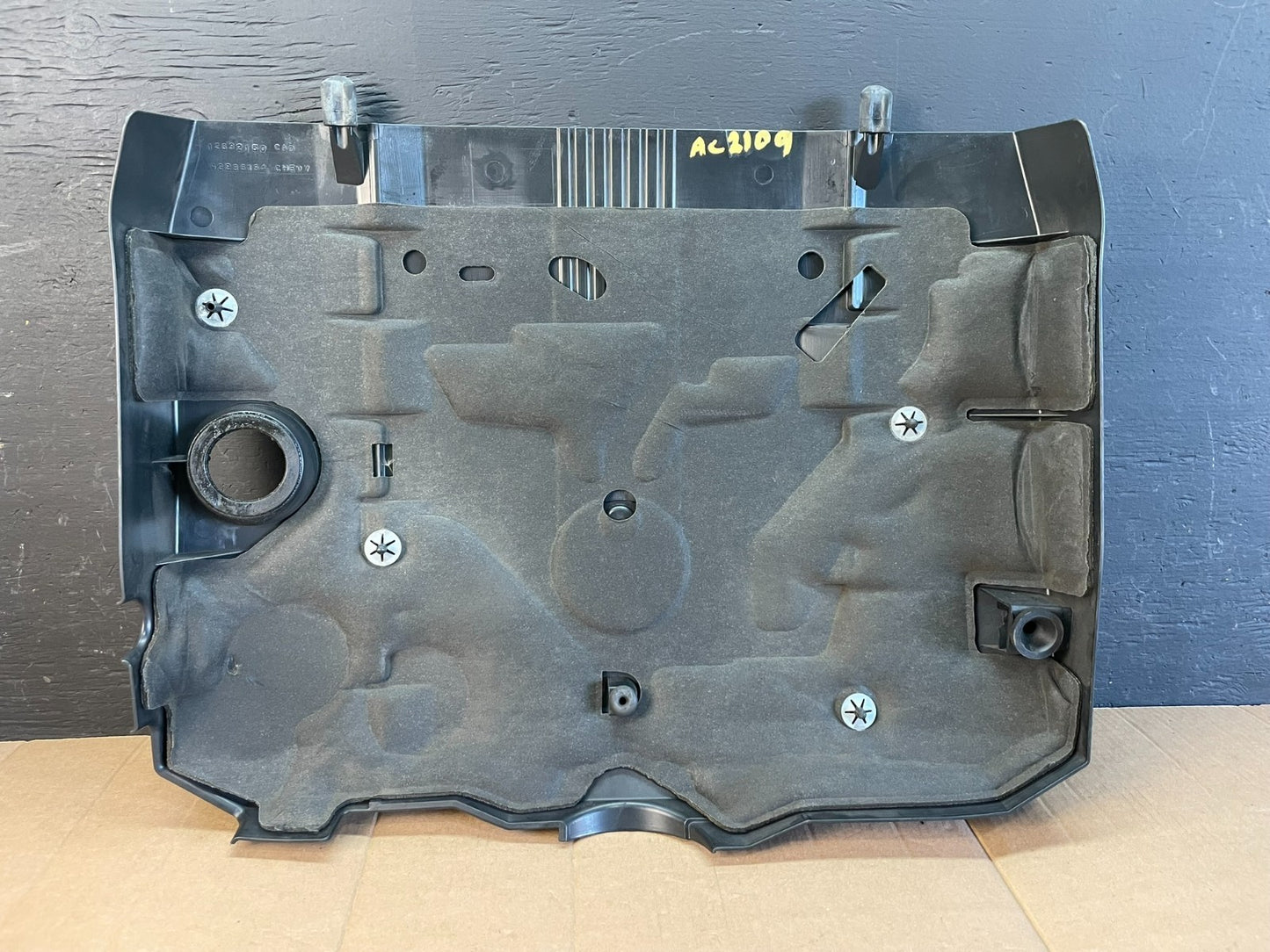2008 to 2013 Cadillac CTS 3.6L Plastic Engine Cover Shield OEM AC2109 DG1