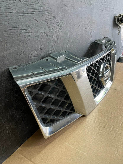 2005 2006 2007 Nissan Pathfinder Chrome Front Upper Grill Grille AF5250 DW2