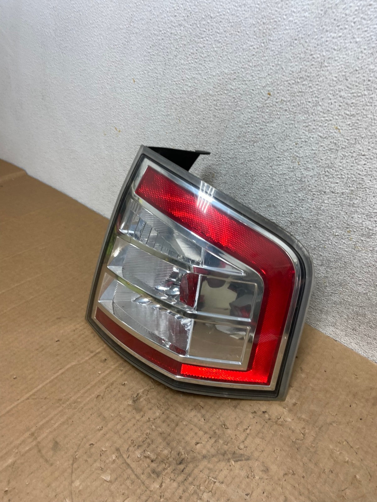 2007 to 2010 Ford Edge Tail light Right Passenger Rh Side AI4749 LK1