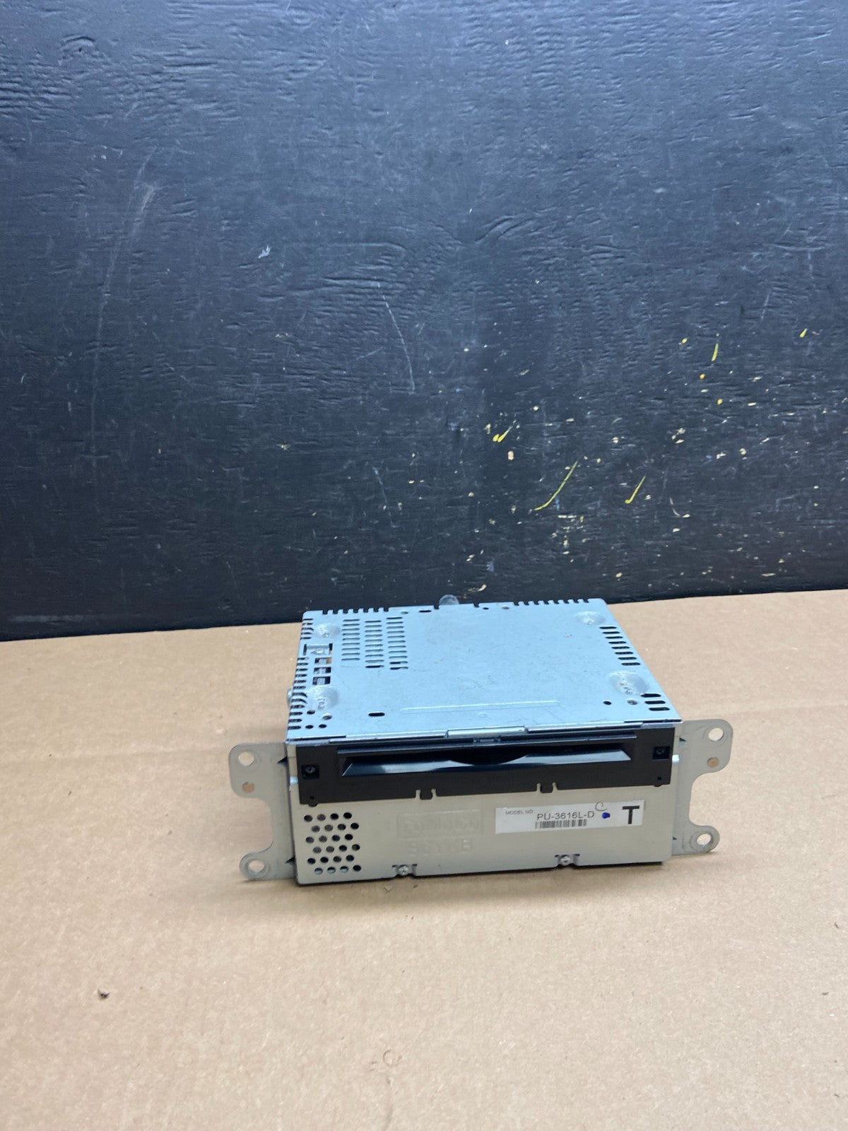 2013 to 2014 Ford Explorer Audio Equipment Radio Receiver AM FM CD t4326 DG0
