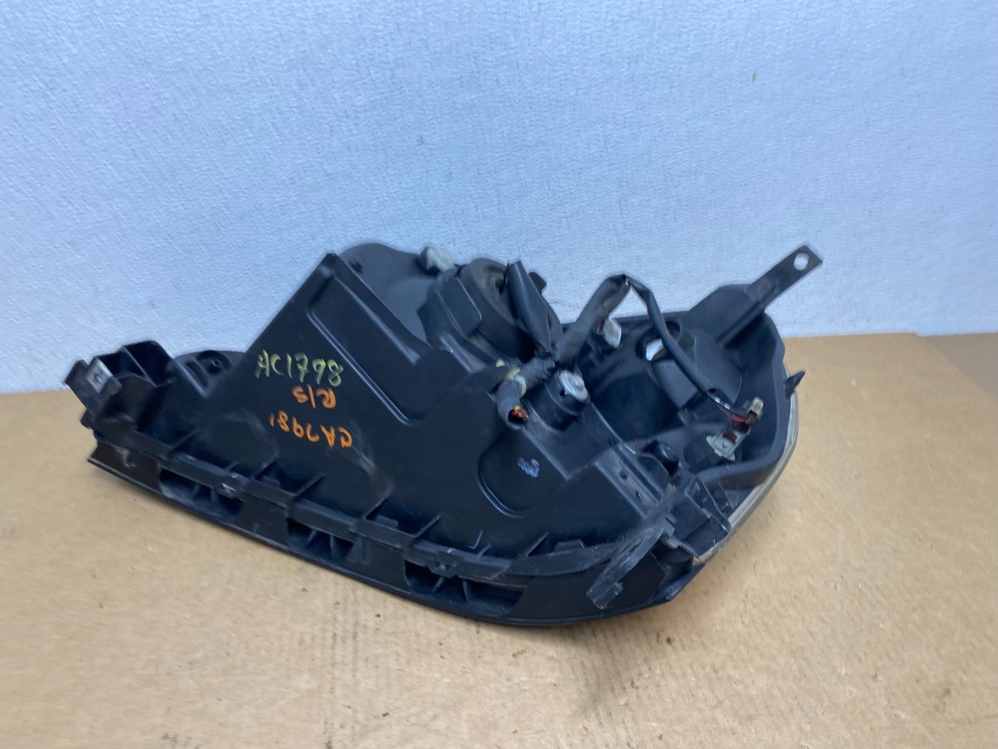2003 2004 2005 Honda Pilot Right Passenger RH Side Halogen Headlight AC1798 DW6