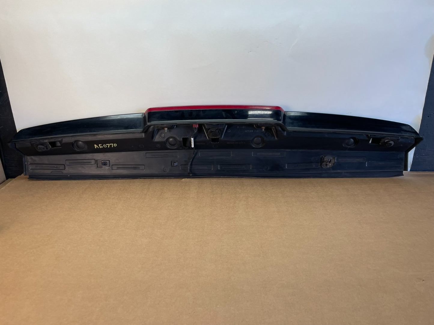 2007-2014 Chevrolet Tahoe Suburban Yukon Spoiler Wing 3rd Brake Light ag0770 DG5