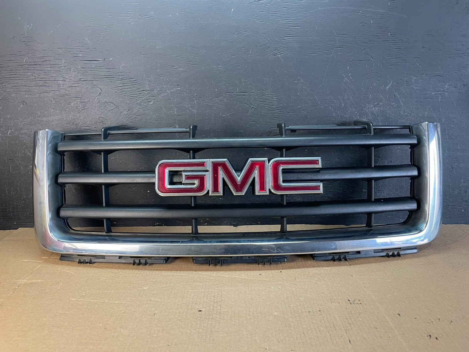2007 to 2013 GMC Sierra 1500 Front Upper Chrome Grill Grille AF5266 DW0