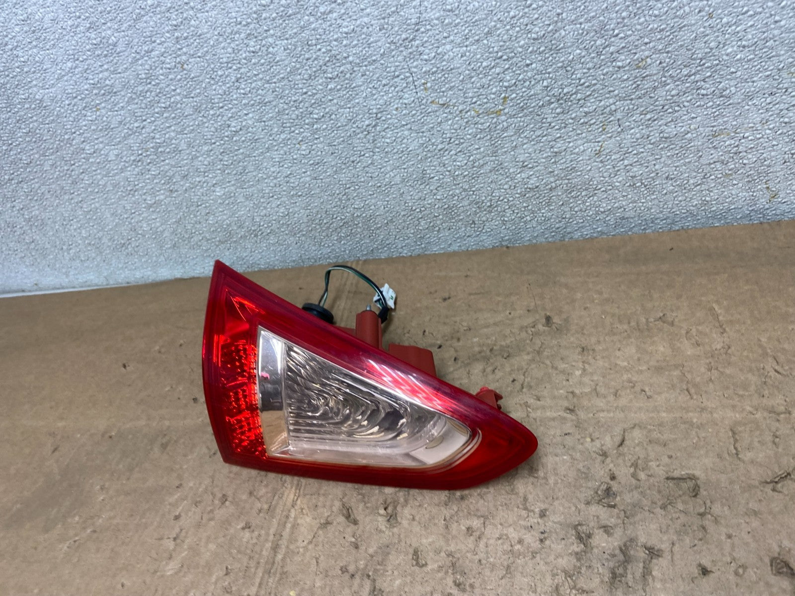 2008-2012 Infiniti Ex35 Inner Left Driver LH Side Tail Light OEM Y8307 DW1