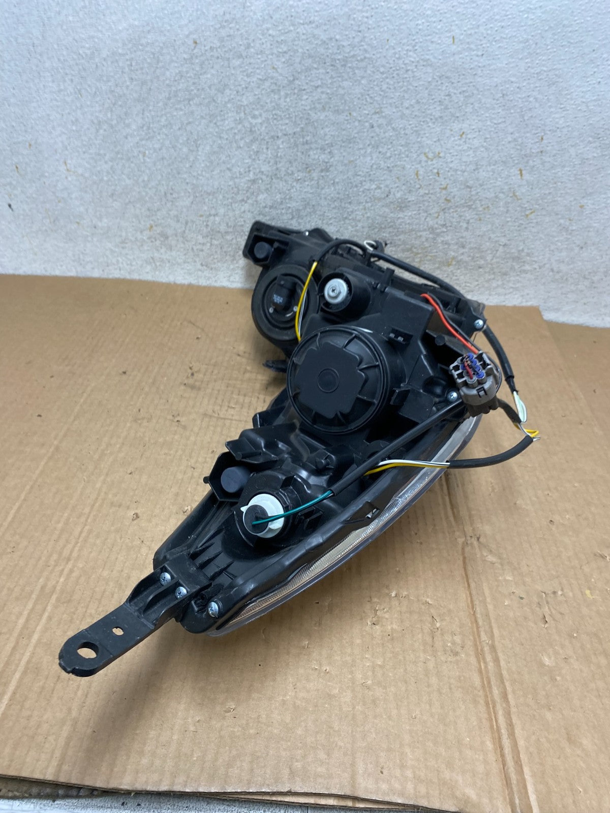 2010 2011 2012 Subaru Legacy Outback Left Driver Halogen Headlight AI4512 DW7