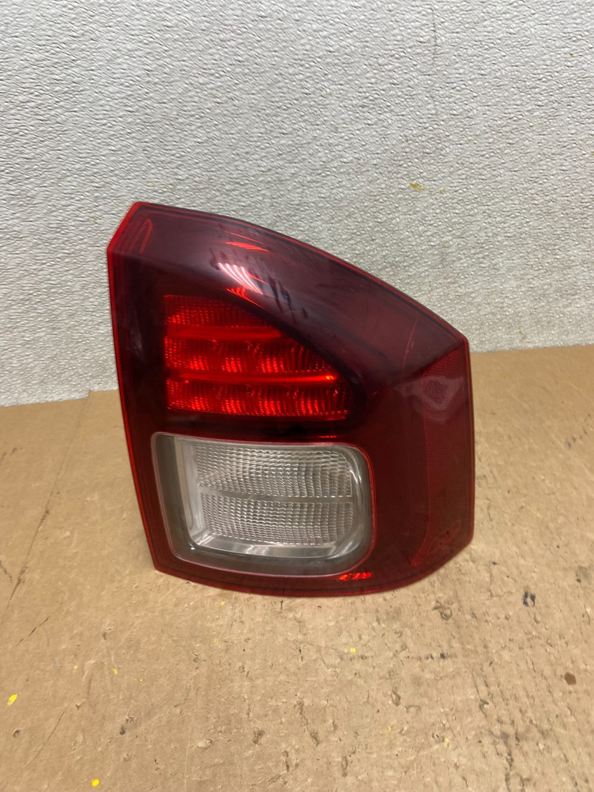 2014 - 2017 Jeep Compass Right Passenger Side Tail Light Z8013 DW0